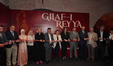 “Gılaf-ı Reyya: Osmanlı’dan Günümüze Koku Şişeleri” sergisi açıldı