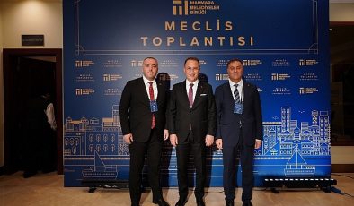 İstanbul Büyükşehir Belediyesi ev sahipliğinde düzenlenen Marmara Belediye Birliği Meclis Toplantısı Beylikdüzü Belediye Başkanı Mehmet Murat Çalık, oy birliğiyle Plan ve Bütçe Komisyonu’na seçildi