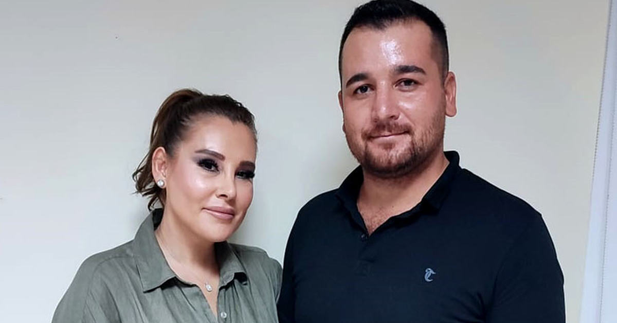 Funda Arar, tarlaya adını yazan hayranıyla bir araya geldi