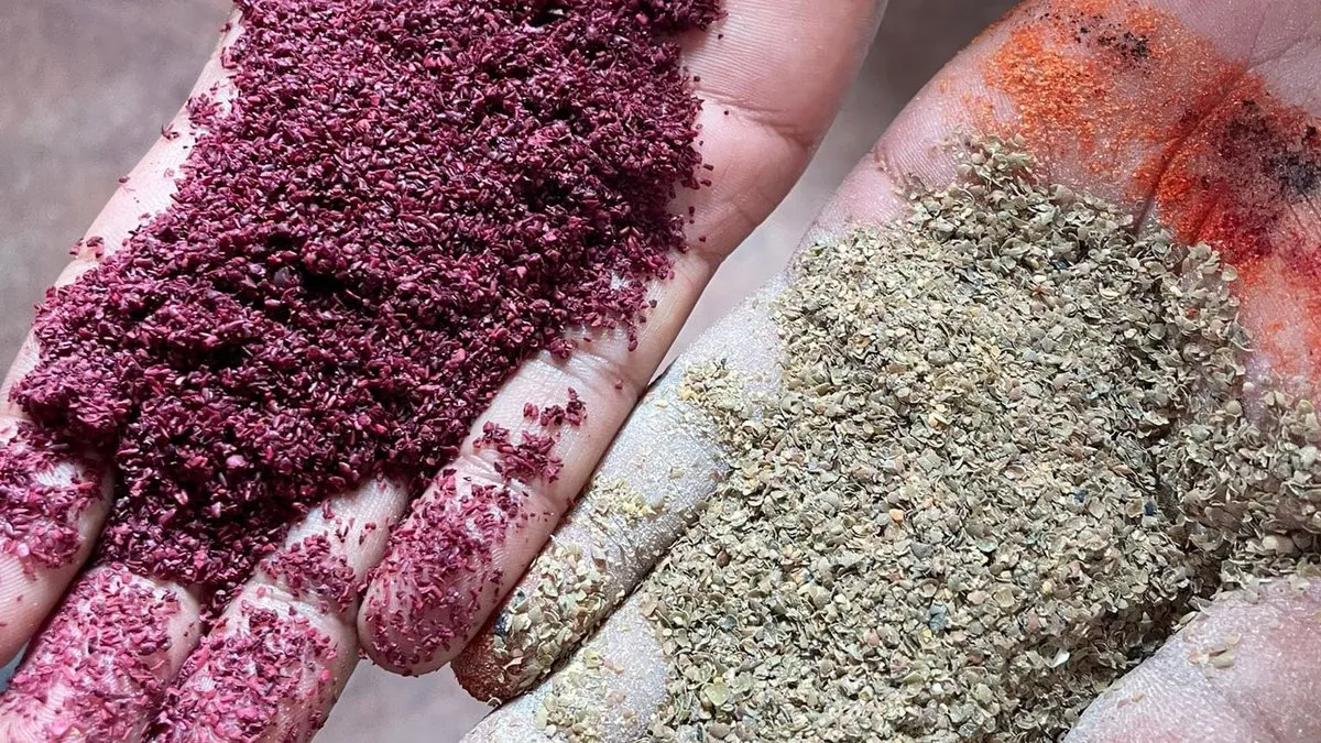 Sahtekarlar suçüstü yakalandı… 7 ton sahte pul biber ele geçirildi