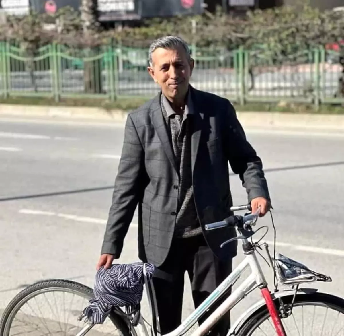Bisikletli Aday Osman Bülüç Trafik Kazasında Ağır Yaralandı