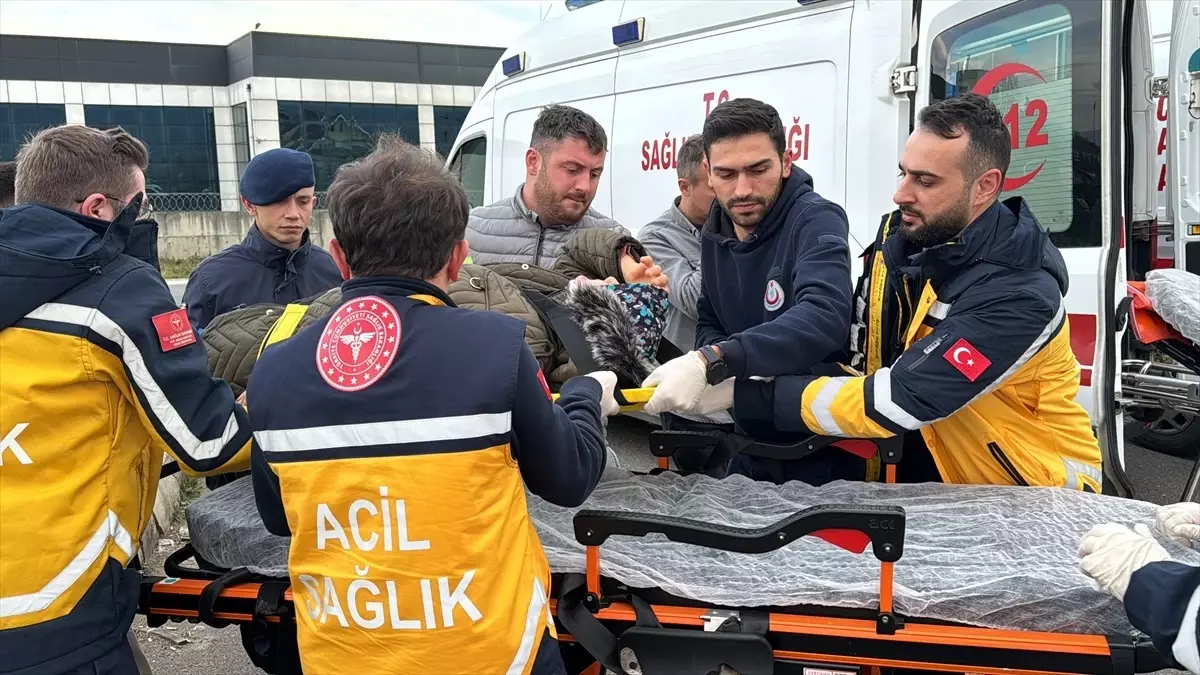 Düzce’de Trafik Kazası: 2 Yaralı