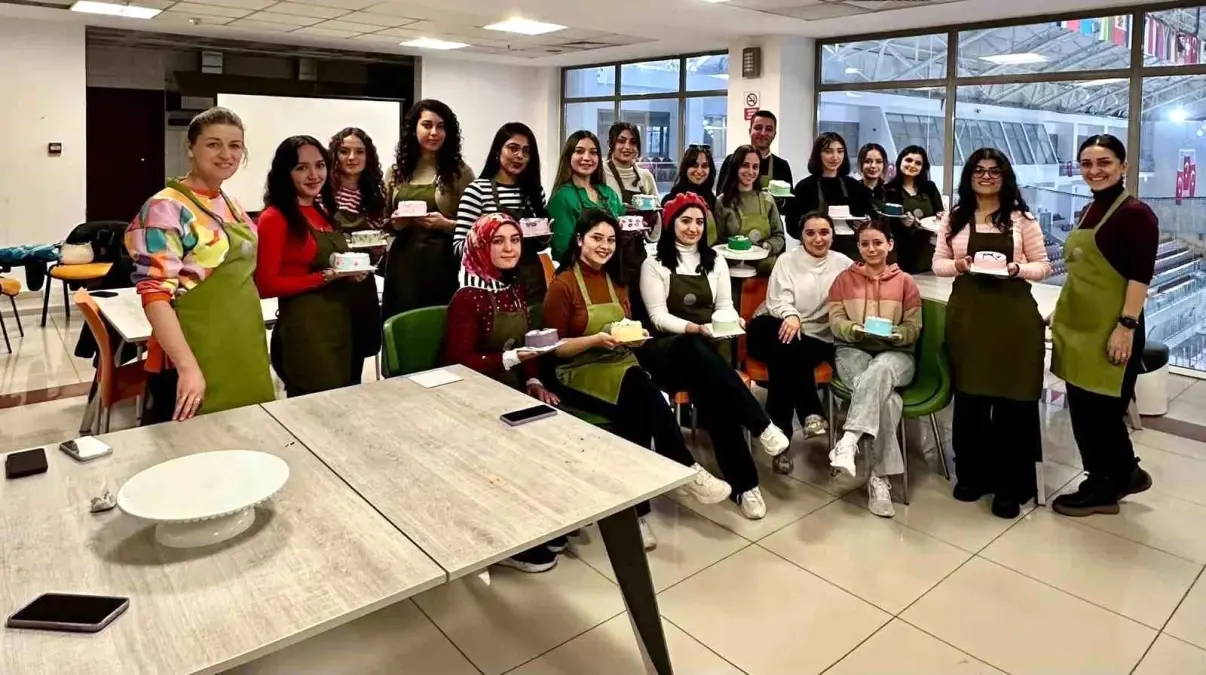 İzmir’de Gençler İçin Ücretsiz Atölyeler Başladı