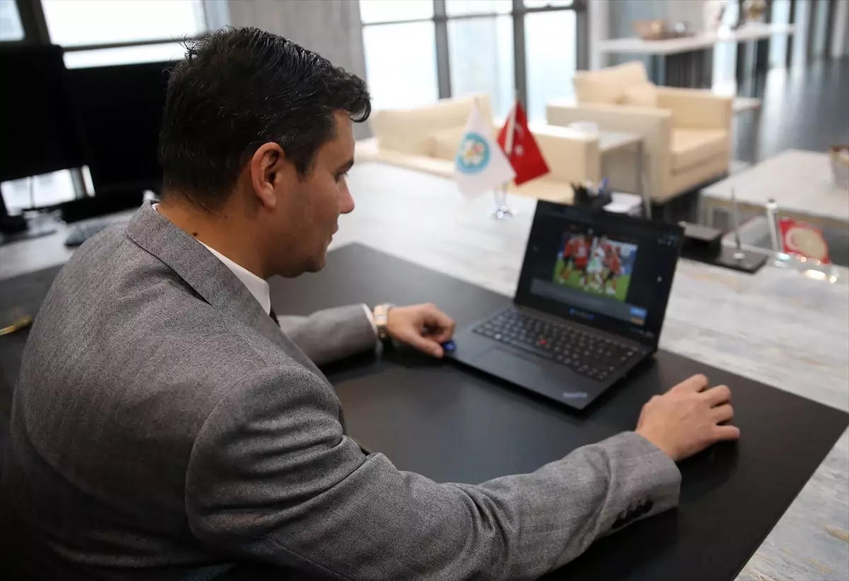 Başkan Zeyrek ‘Yılın Kareleri’ Oylamasında