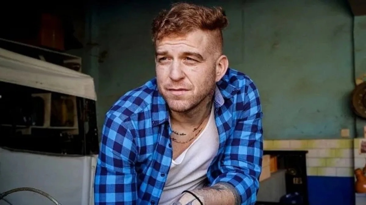 Gökhan Özoğuz’un 13 yıllık evliliği bitti! 3 çocuğunun annesi Melis Ülken’den boşandı