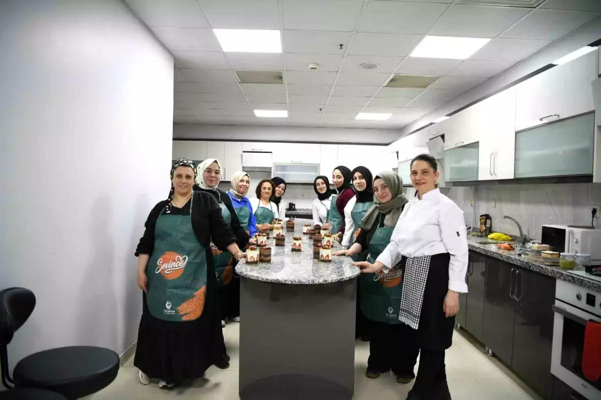 Çayırova Belediyesi’nden Kadınlara Yönelik Pastacılık Kursu