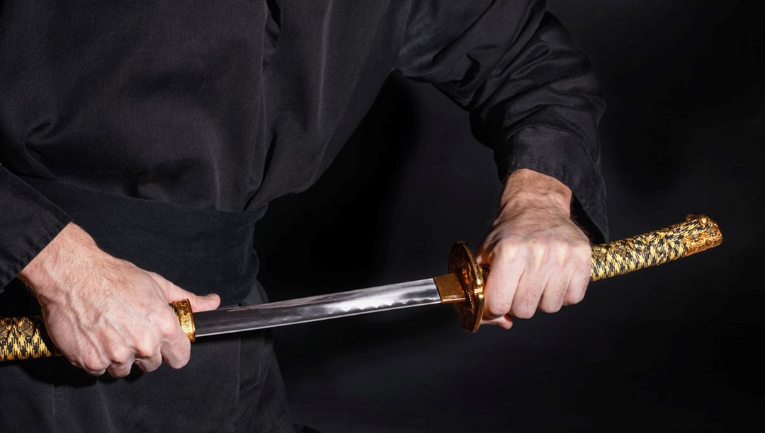 İngiltere’de ninja kılıcı yasağı başlıyor: Katana kanunu neden çıkarıldı?