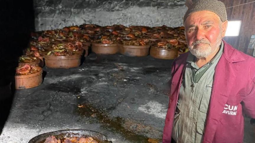 400 yıllık sır! Sadece cuma günleri açılıyor, Türkiye’nin dört bir yanından akın ediyorlar